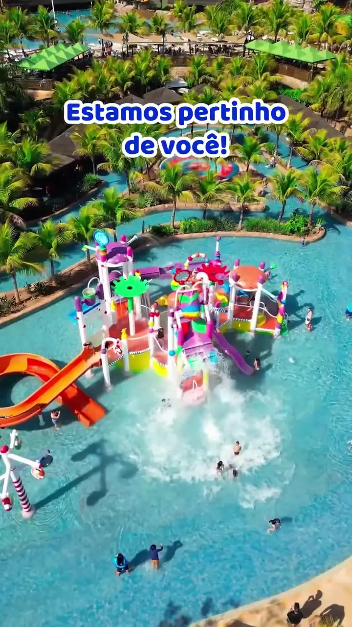 Vista aérea do parque aquático infantil